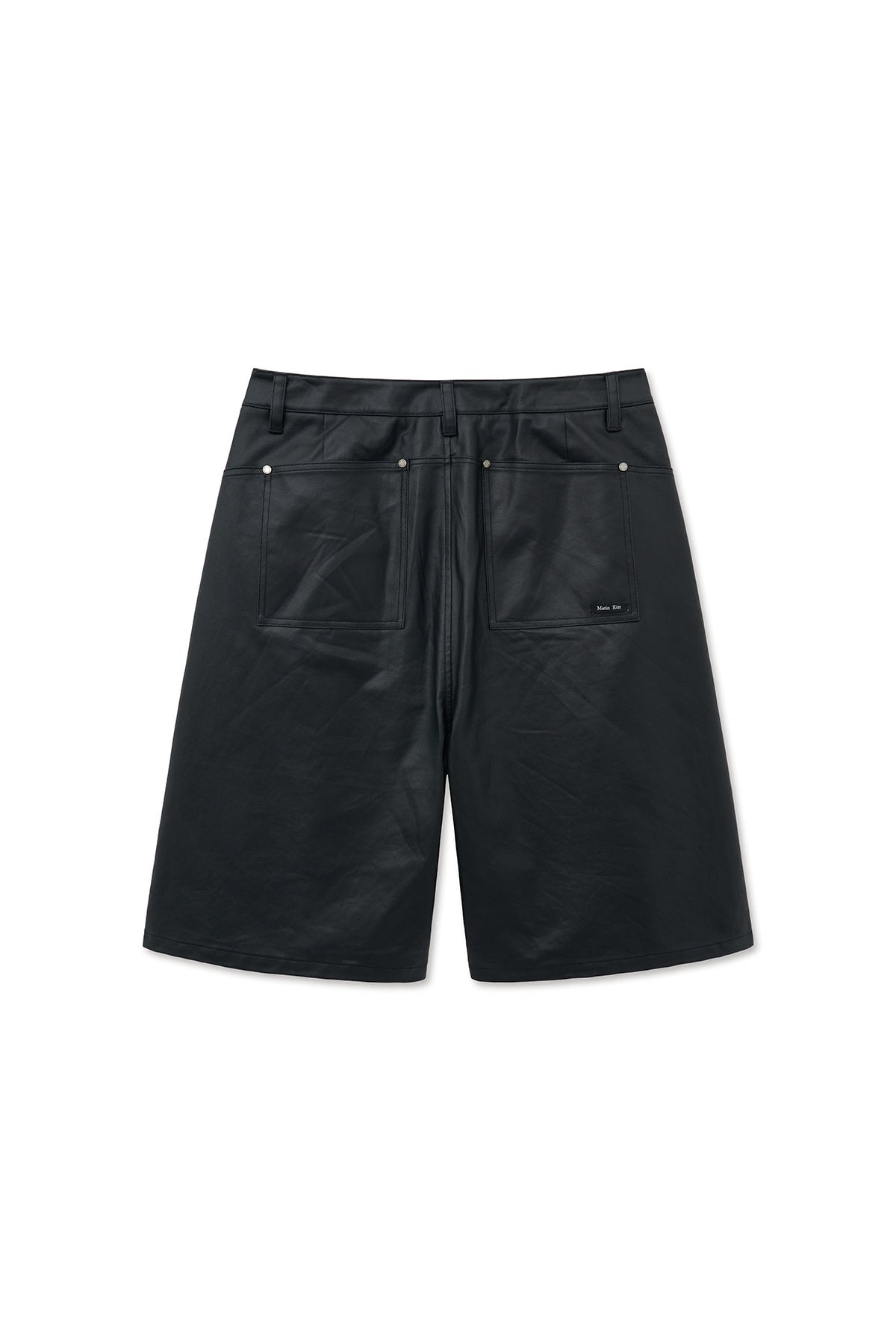 matinkim MATT COATING BERMUDA PANTS FOR MEN IN BLACK
