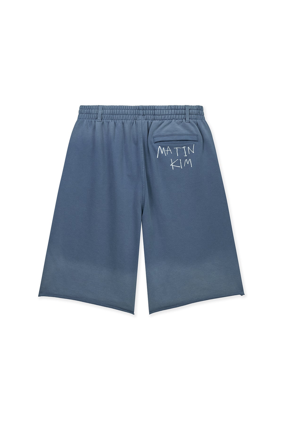 matinkim VINTAGE WASHED BACK LOGO BERMUDA SWEATPANTS IN SMOKE BLUE