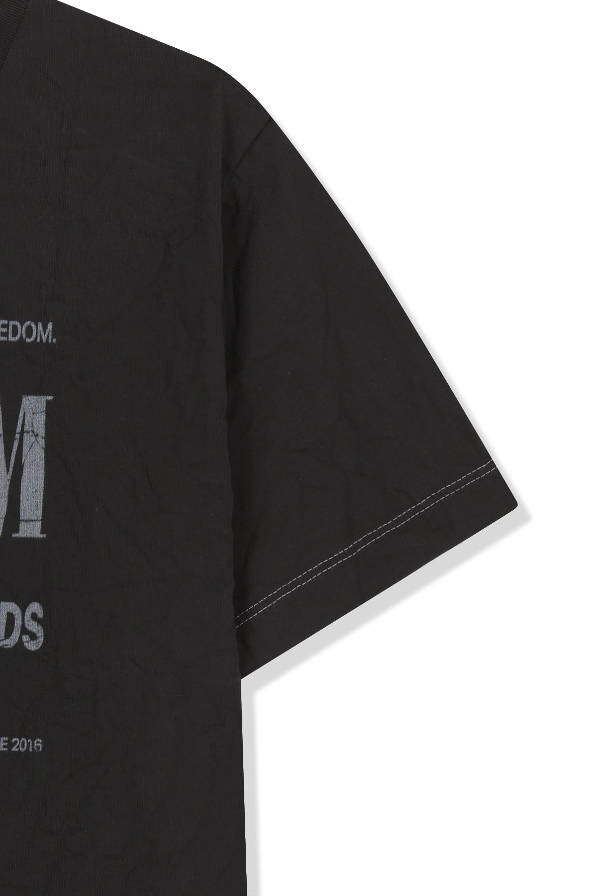matinkim LETTERING GRAFFITI CREASE TOP IN BLACK