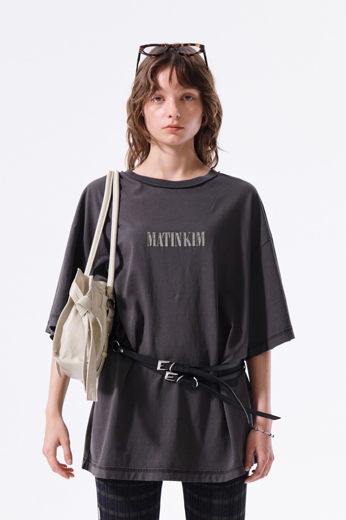 matinkim VINTAGE LETTERING GRAFFITI TOP IN CHARCOAL