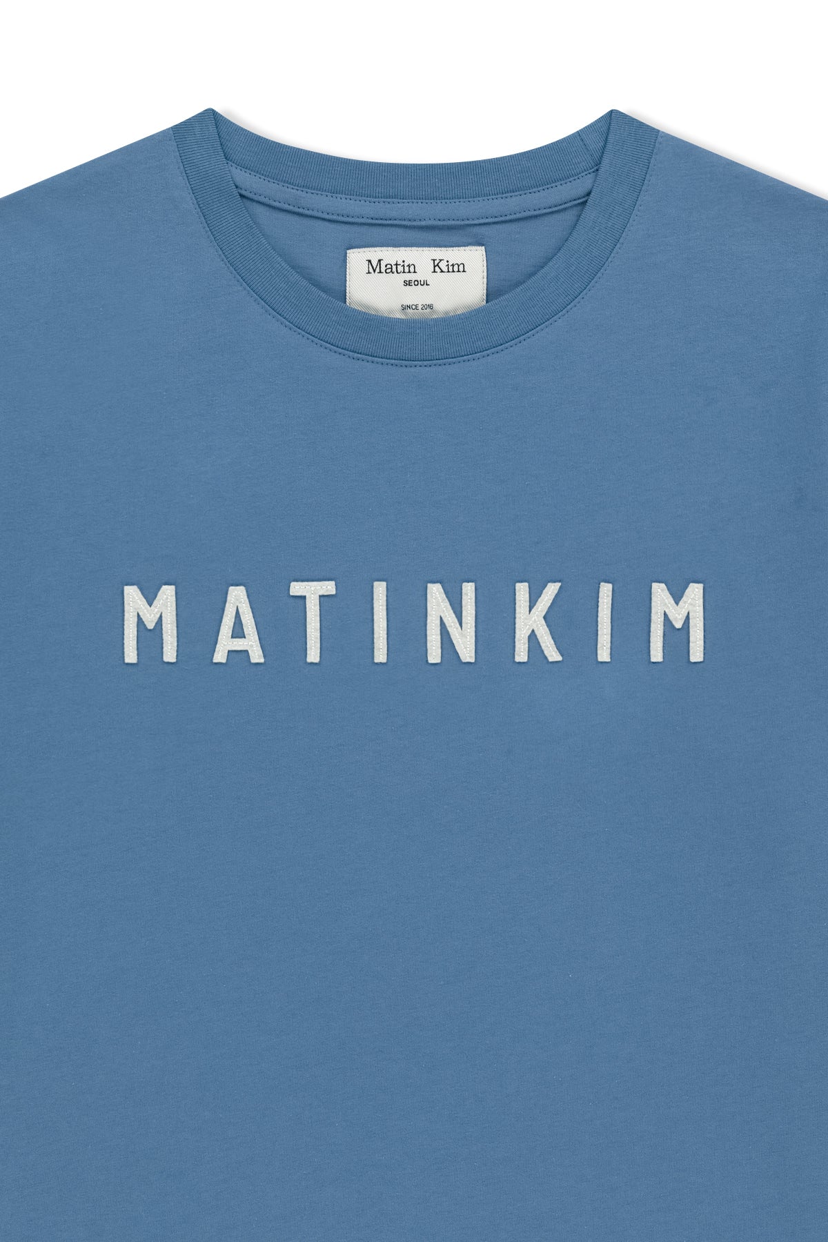 matinkim APPLIQUE FELT LOGO TOP IN BLUE