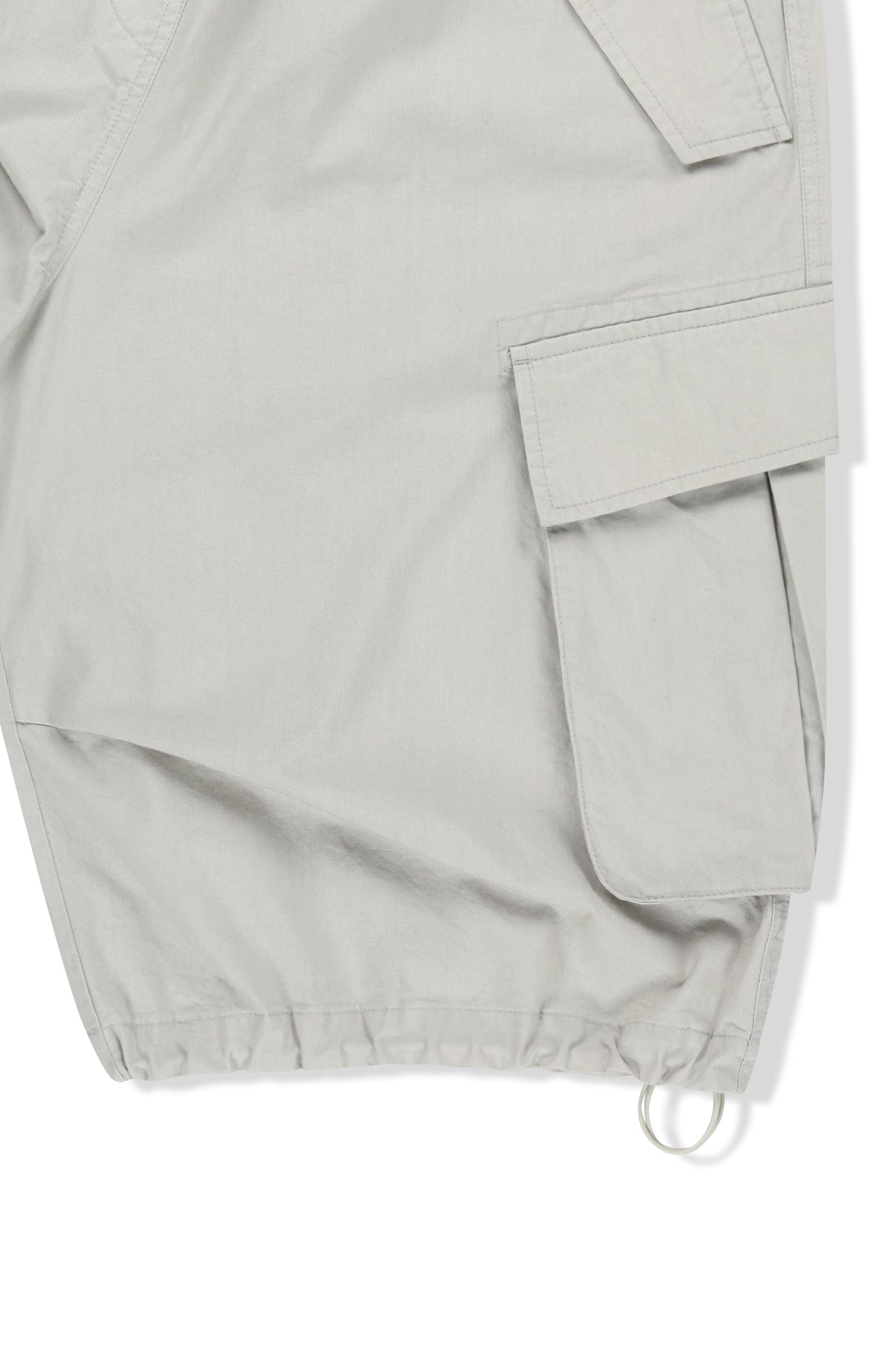 matinkim WASHED COTTON PATCH POCKET BERMUDA PANTS IN LIGHT GREY