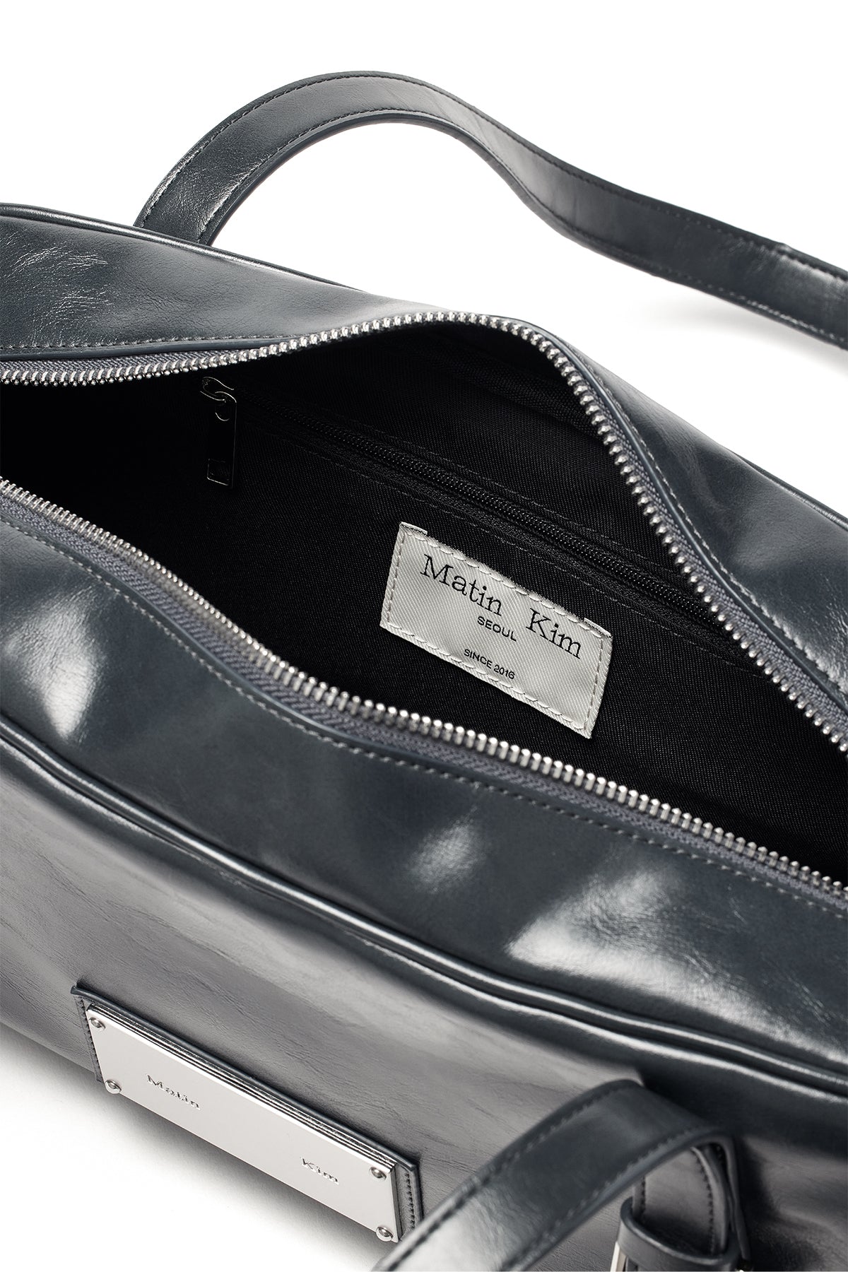 matinkim BIKER DETAIL MEDIUM SHOULDER BAG IN CHARCOAL