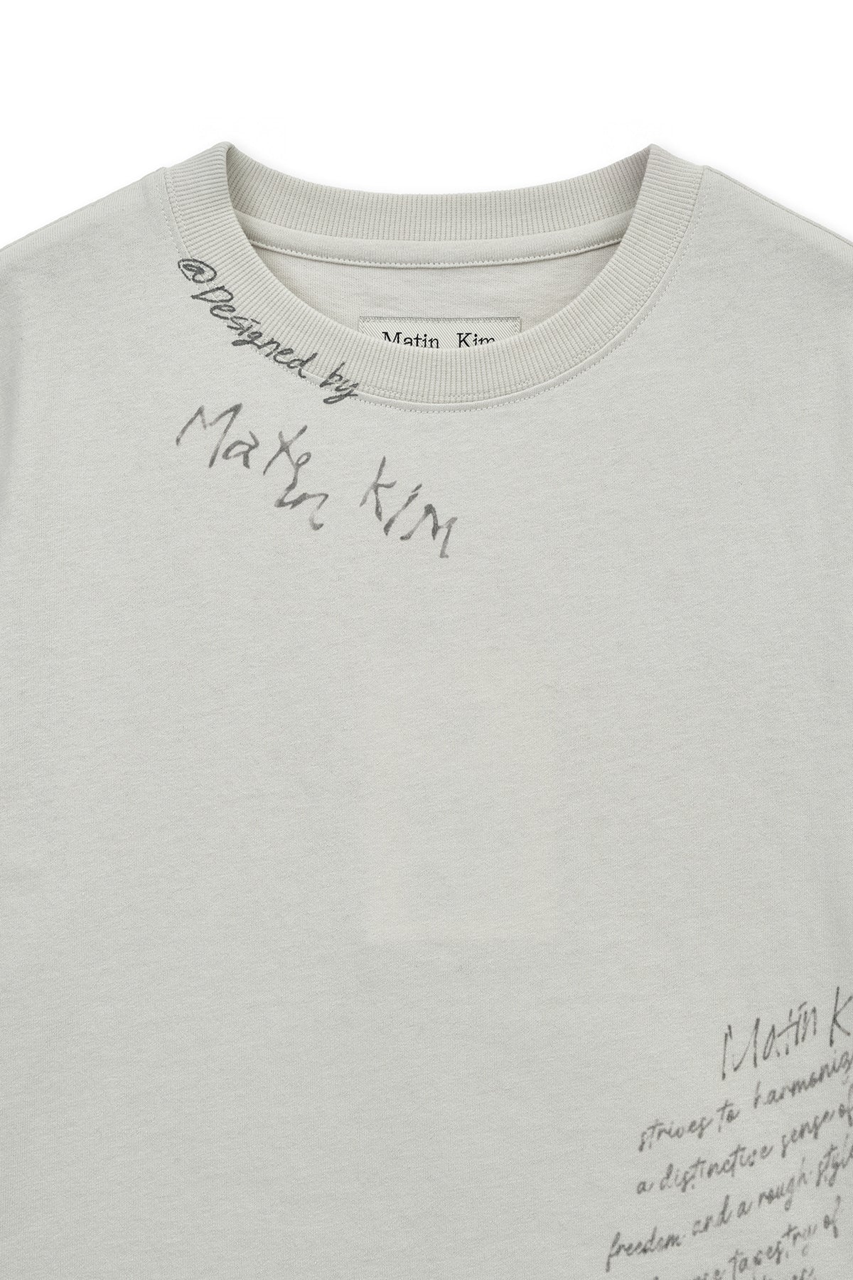 matinkim GRAFFITI ROUND HEM CROP TOP IN CREAM