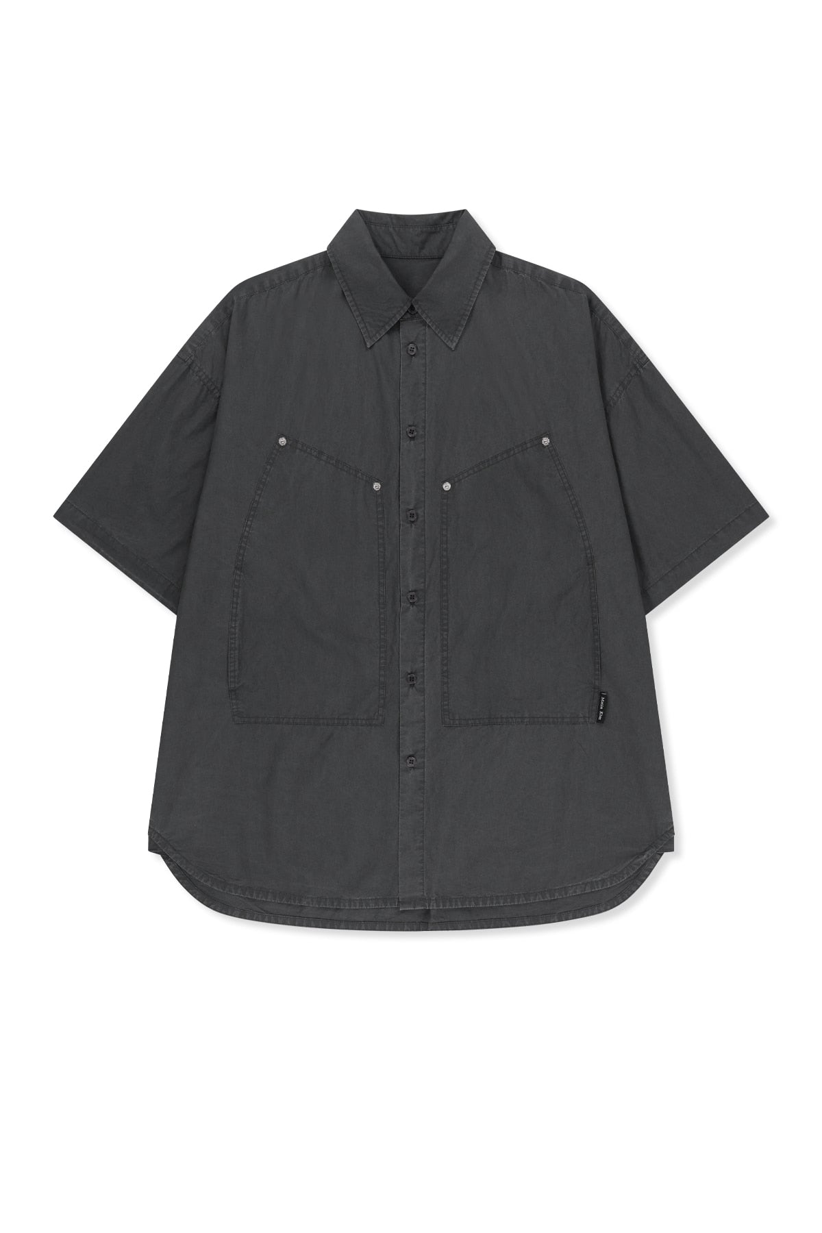matinkim HALF SLEEVE POCKET SHIRT IN CHARCOAL