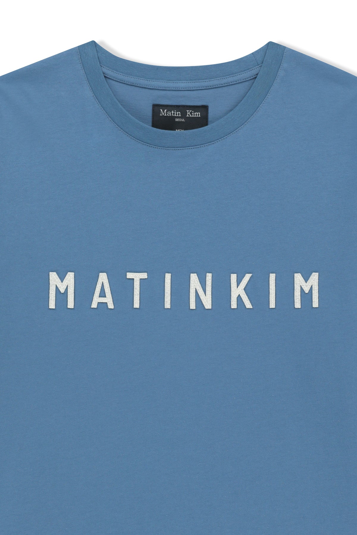 matinkim APPLIQUE FELT LOGO TOP FOR MEN IN BLUE