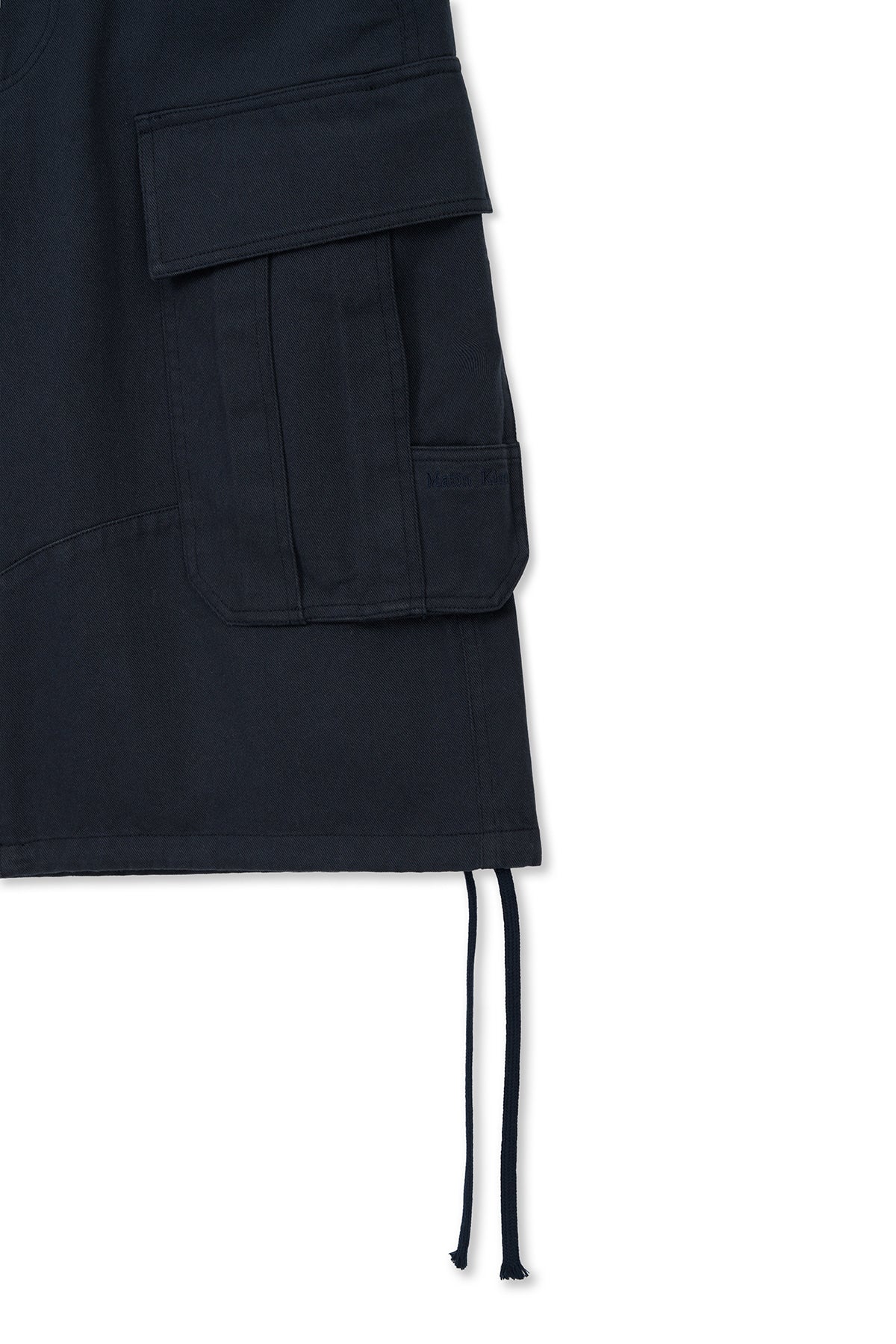matinkim UTILITY CARGO BERMUDA PANTS IN NAVY