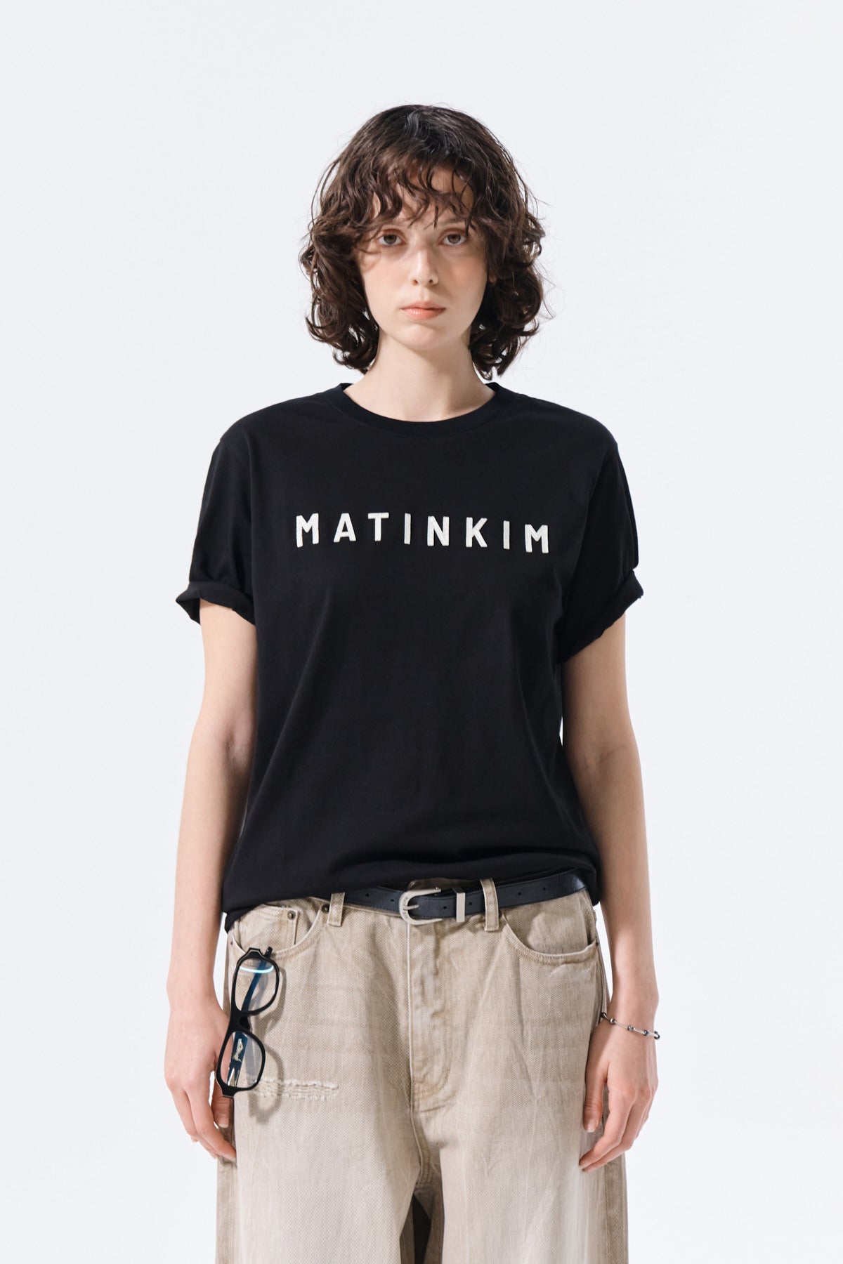 matinkim APPLIQUE FELT LOGO TOP IN BLACK
