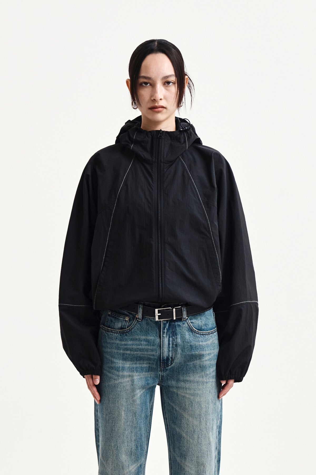 matinkim CROPPED BACK LOGO HOODY WIND BREAKER IN BLACK