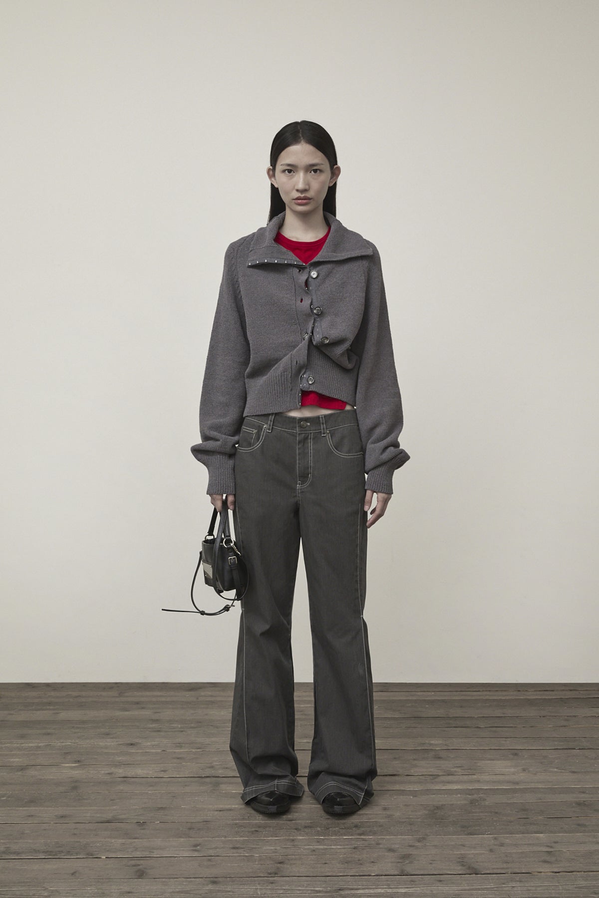 matinkim SIDE PINTUCK POINT PANTS IN CHARCOAL