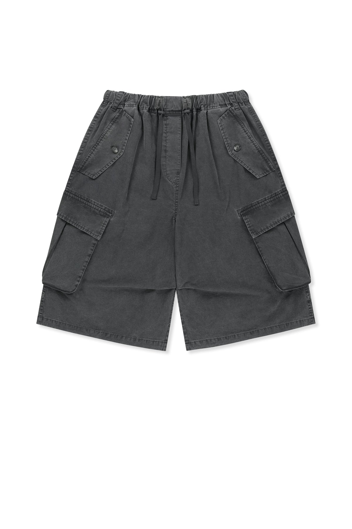 matinkim WASHED COTTON PATCH POCKET BERMUDA PANTS IN CHARCOAL