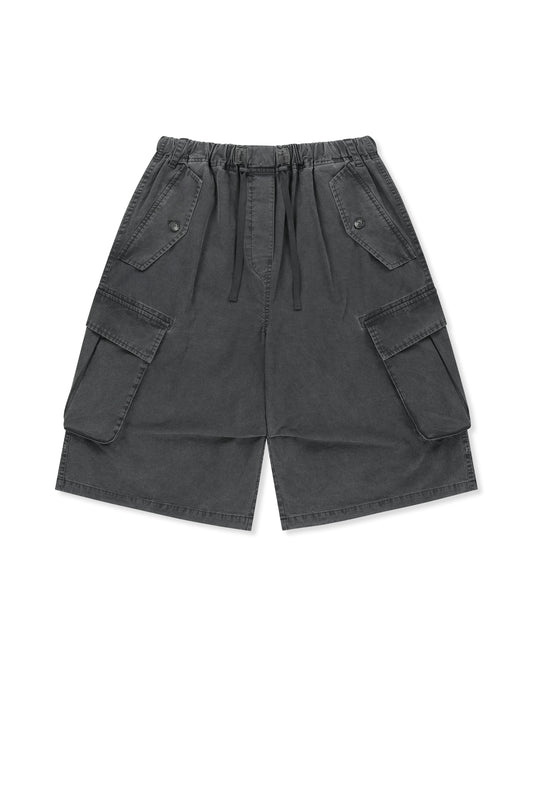 matinkim WASHED COTTON PATCH POCKET BERMUDA PANTS IN CHARCOAL