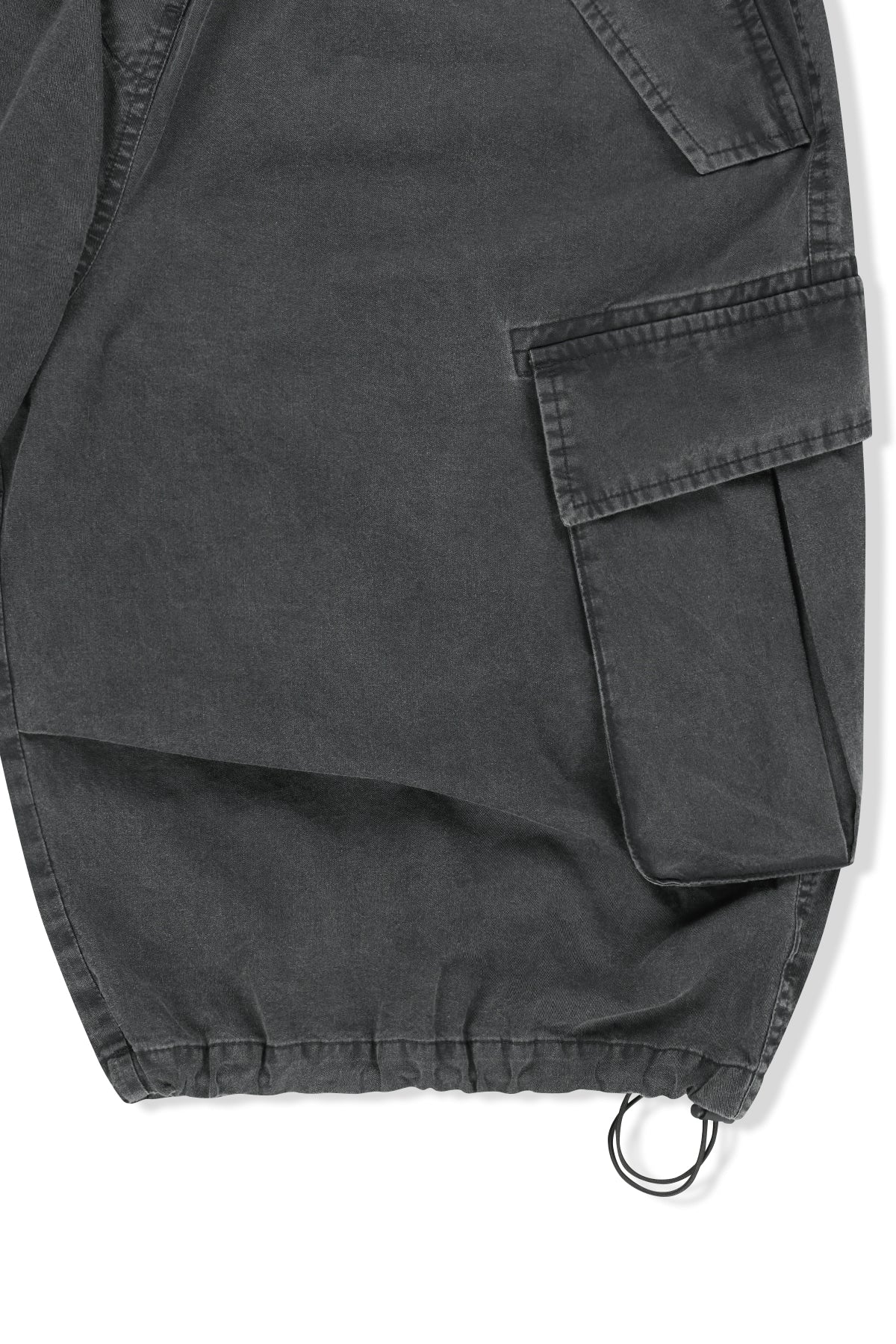 matinkim WASHED COTTON PATCH POCKET BERMUDA PANTS IN CHARCOAL