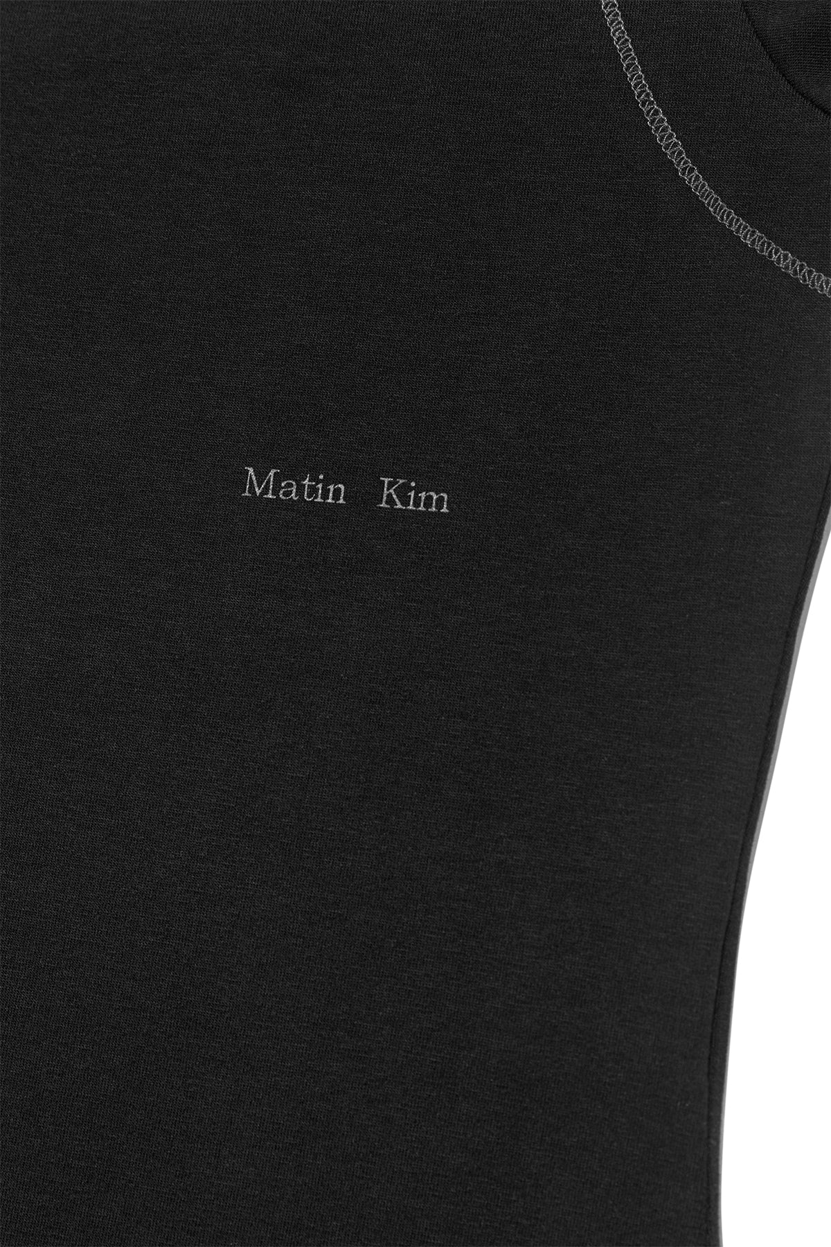 matinkim STITCH POINT SMALL LOGO TOP IN BLACK