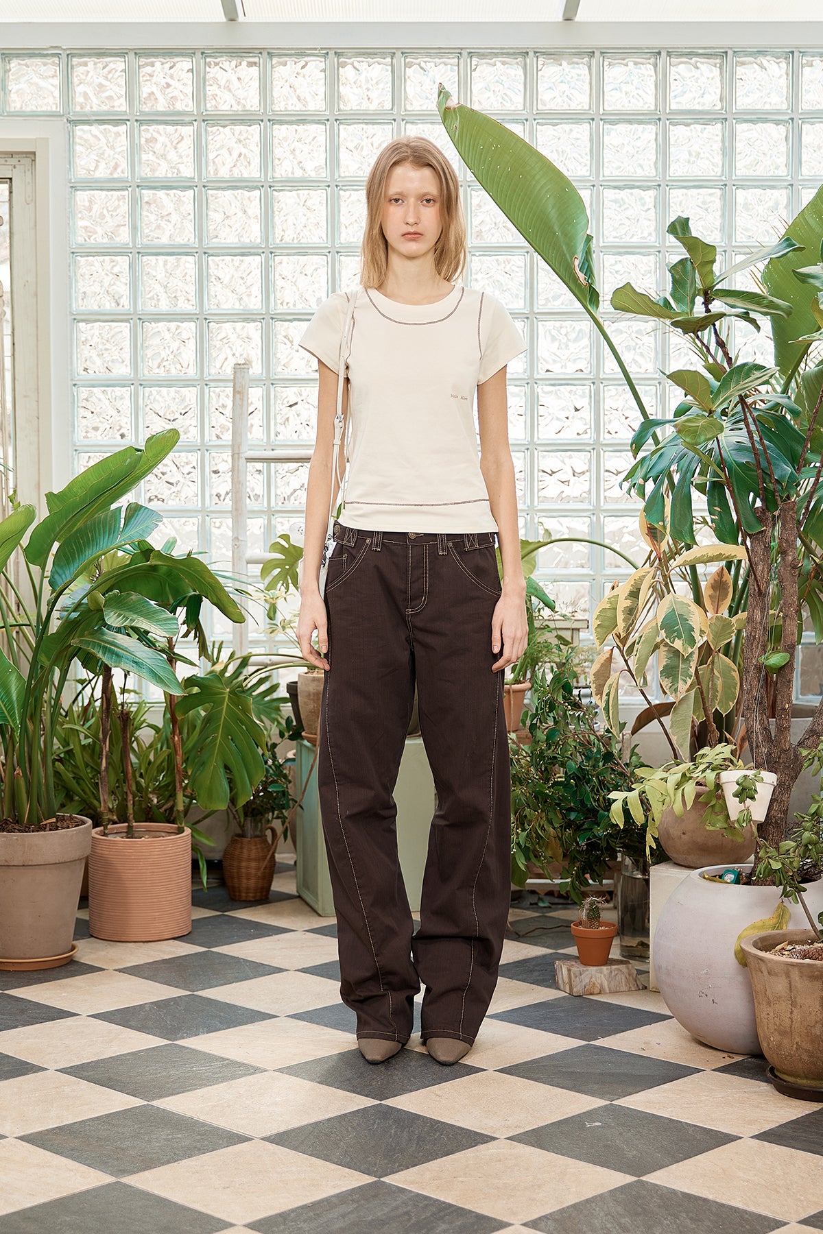 matinkim STITCH POINT SMALL LOGO TOP IN LIGHT YELLOW
