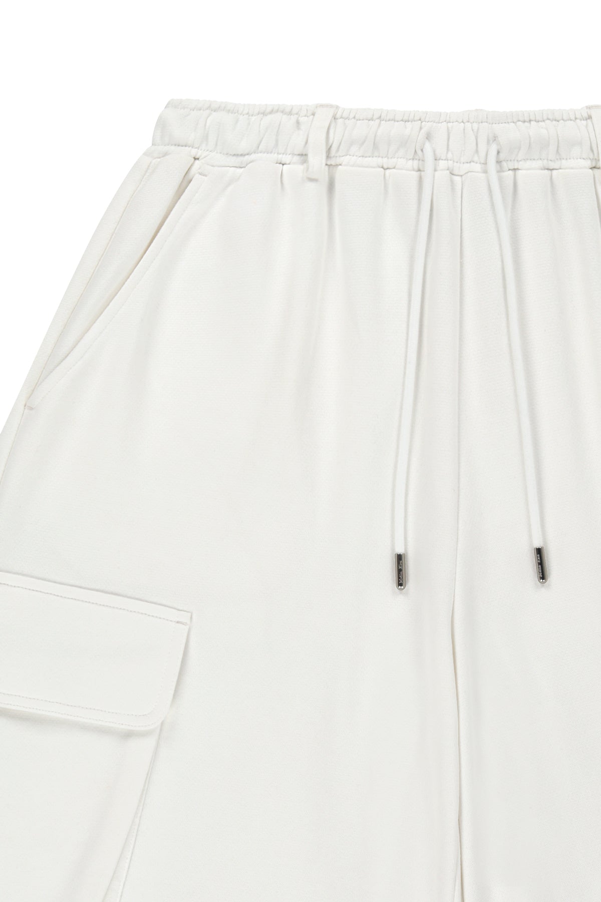 matinkim TERRY UTILITY POCKET BERMUDA PANTS IN WHITE